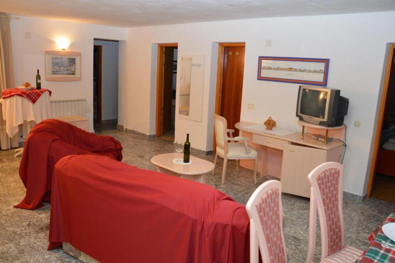 Apartments Aurelia Nova Vas  Ngoại thất bức ảnh
